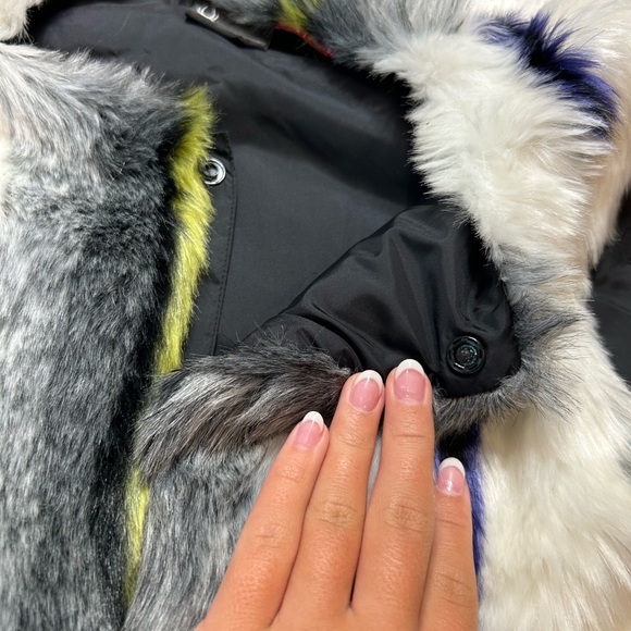 Faux Fur Ski ⛷️ Vest - Picture 5 of 5